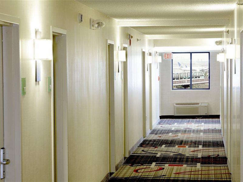 Hampton Inn Newark Airport Εξωτερικό φωτογραφία